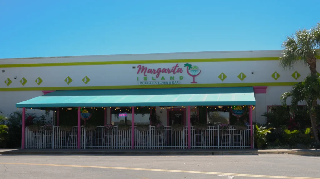 Margarita-island-restaurant-merritt-island-florida-outdoor-restaurant