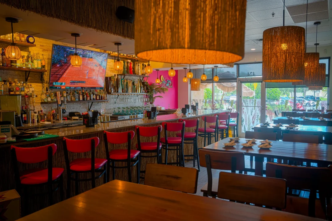 Margarita-island-restaurant-flagler-beach-florida-interior-with-bar