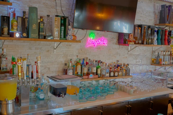 Margarita-island-restaurant-merritt-island-florida-bar-3