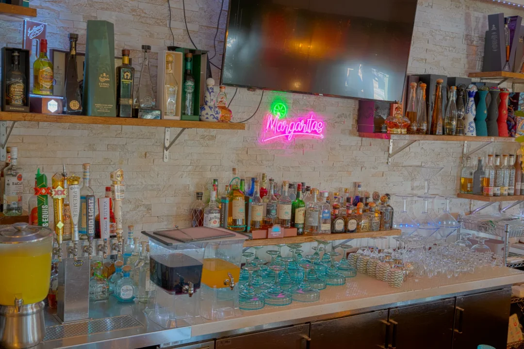 Margarita-island-restaurant-merritt-island-florida-bar-3