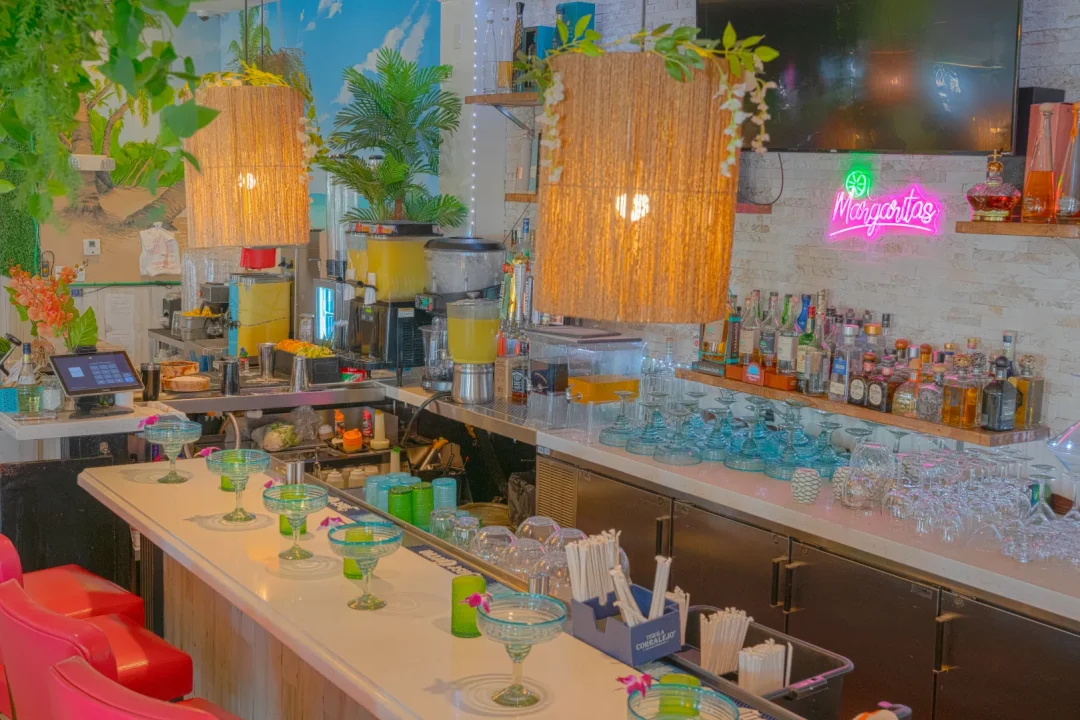 Margarita-island-restaurant-merritt-island-florida-bar-4