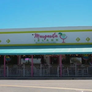 Margarita-island-restaurant-merritt-island-florida-outdoor-restaurant