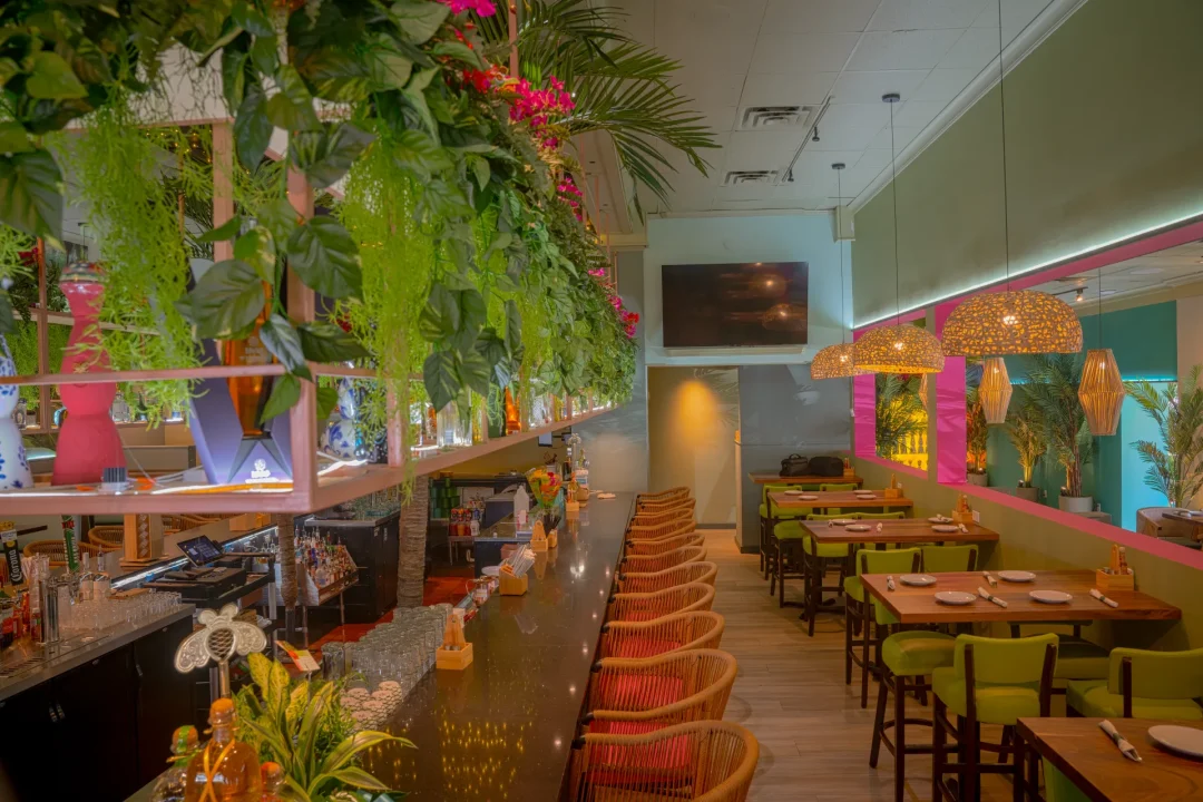 Margarita-island-restaurant-ormond-beach-florida-interior-with-bar