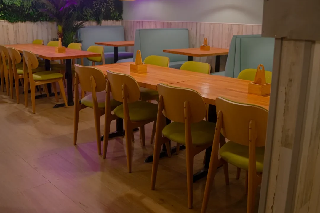 Minimalist-tables-Margarita-Island-New-Smyrna-Beach (2)