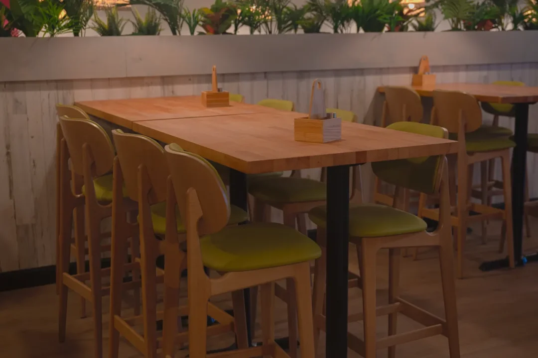 Minimalist-tables-Margarita-Island-New-Smyrna-Beach (3)