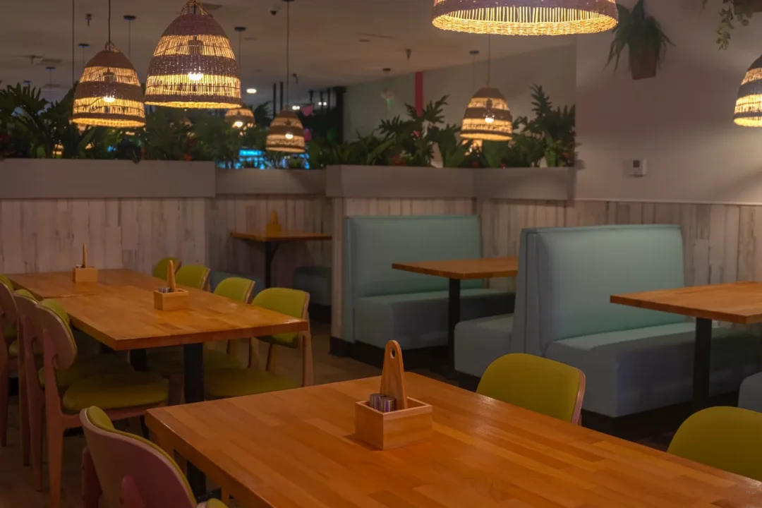 Minimalist-tables-Margarita-Island-New-Smyrna-Beach