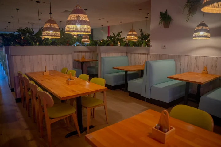 local-dinig-room-Margarita-Island-New-Smyrna-Beach